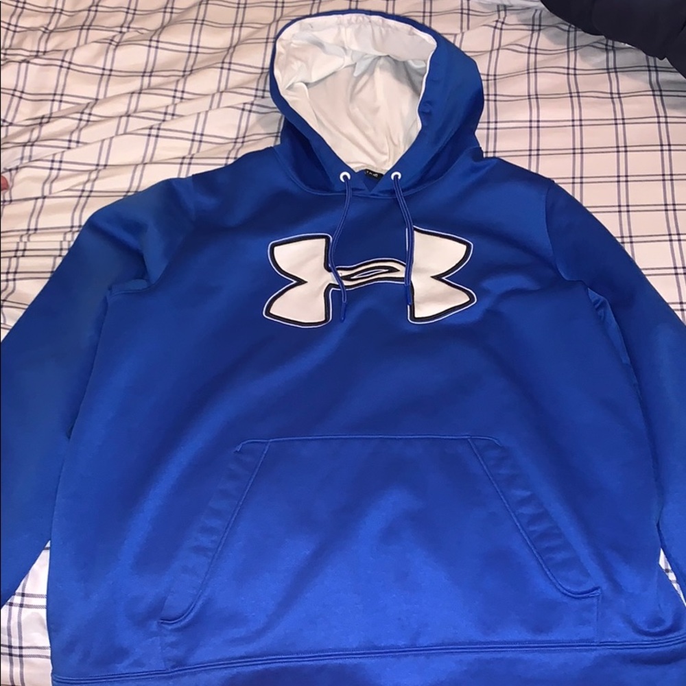 Large Under Armour Sweatshirt